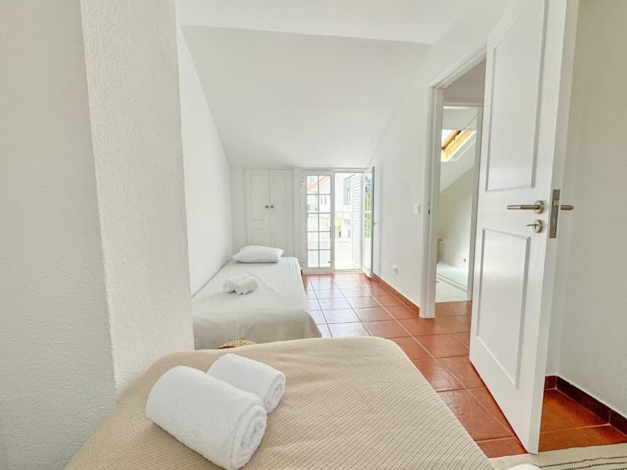 Costa Inn Beach House With Pool By Homeful Homes Costa da Caparica Exterior foto