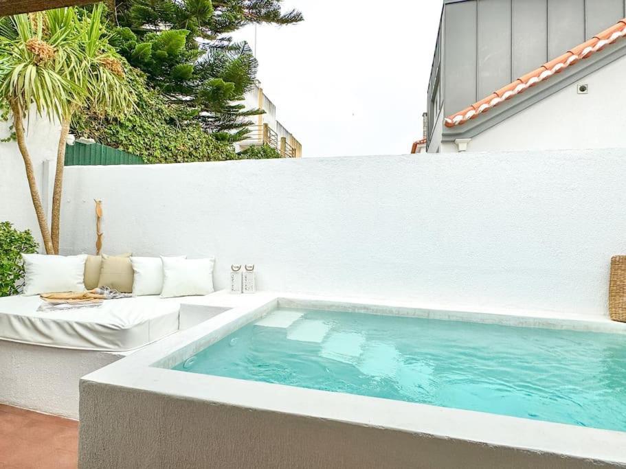 Costa Inn Beach House With Pool By Homeful Homes Costa da Caparica Exterior foto